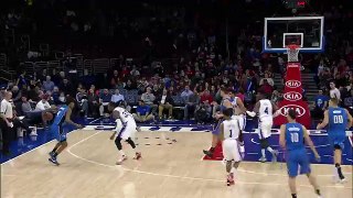 Aaron Gordon Throws Down the Alley-Oop!