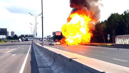 Explosion of a car with gas bottles in Moscow