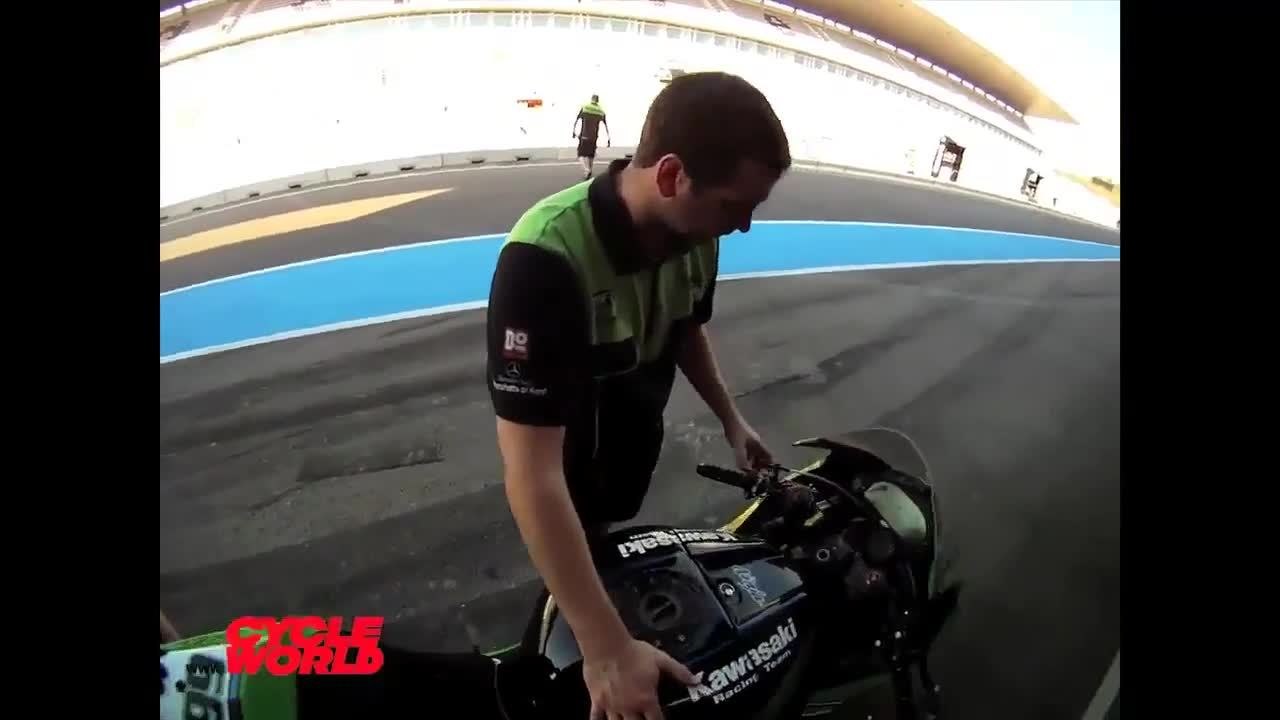 Riding Sykes' Kawasaki ZX-10R World Superbike