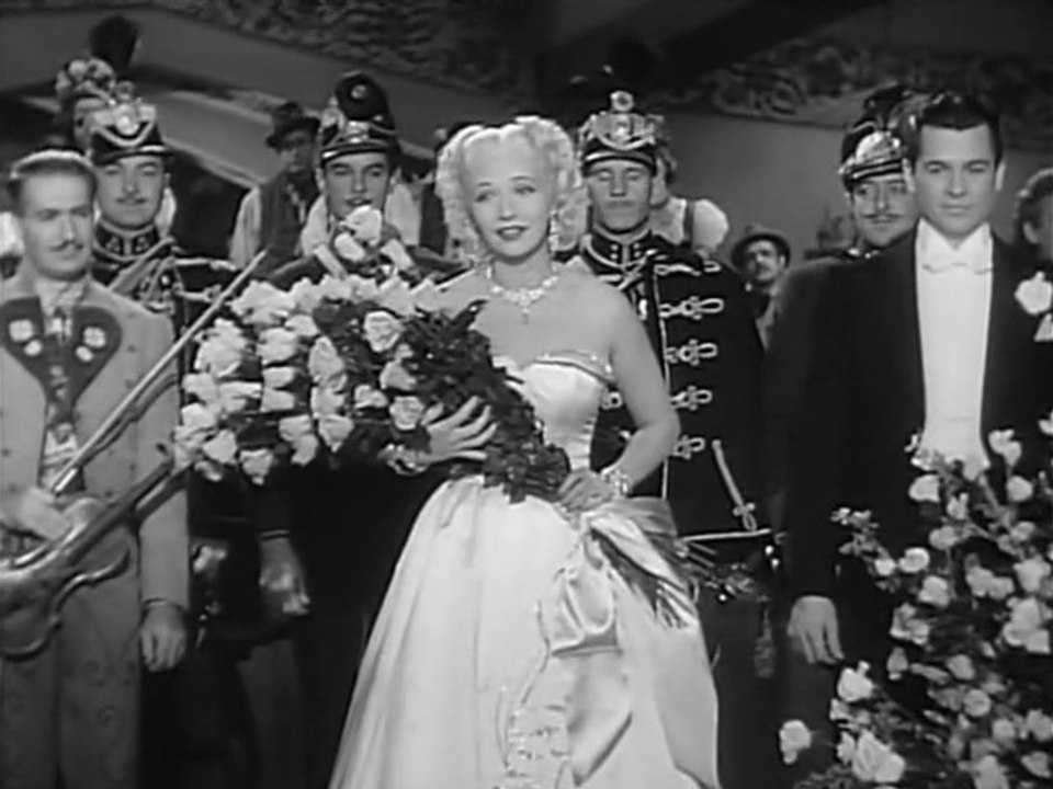 It's a Date (1940) 1/2