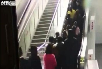 L'escalator bondé fait marche arrière: effet domino assuré