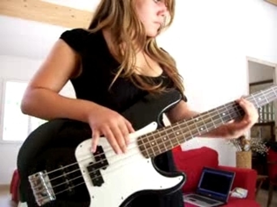 Résultat de ma 1ere aprem' de basse...^^