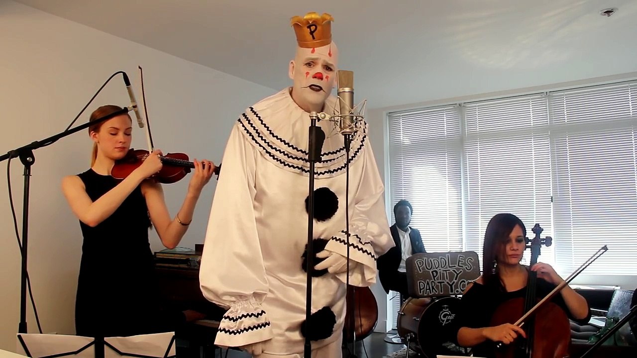 Chandelier - Sad Clown with the Golden Voice Sia Cover ft. Puddles