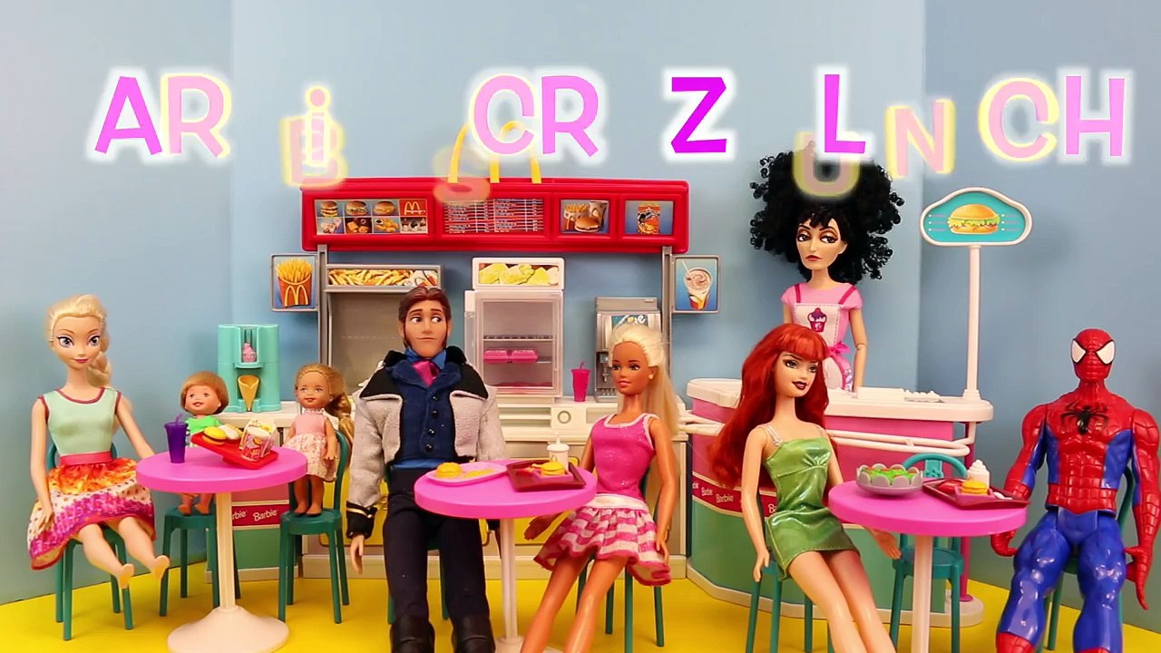 BARBIE GOES CRAZY!!! Frozen Elsa, Spiderman and Frozen Kids Get Scared at McDonalds