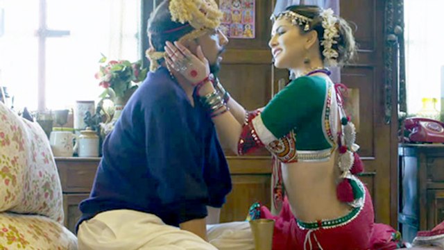 Sunny Leone Smoking And Death Ad 11 Minutes