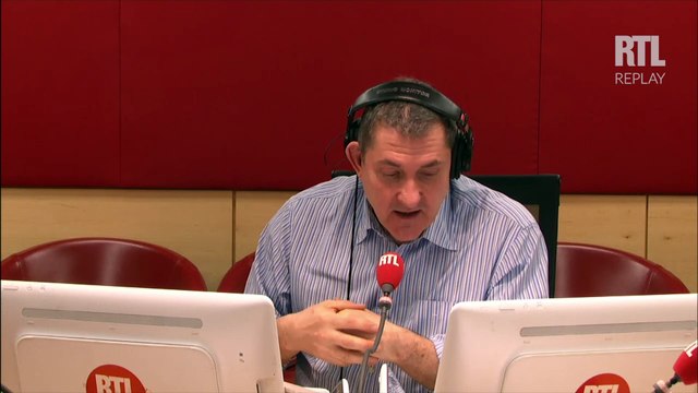 Manuel Valls s'émancipe en l'absence de François Hollande , décrypte Olivier Bost