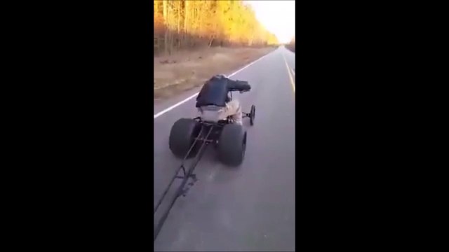 Un trike très très puissant! Démarrage en trombes
