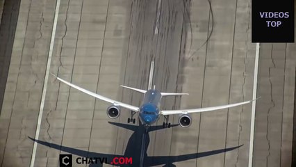 [Videotop] Amazing airplane take-off almost perpendicular to the ground