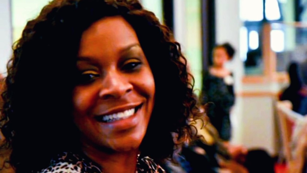 Morgan Freeman présente Hillary Clinton comme une héroïne de film dans son nouveau spot de pub