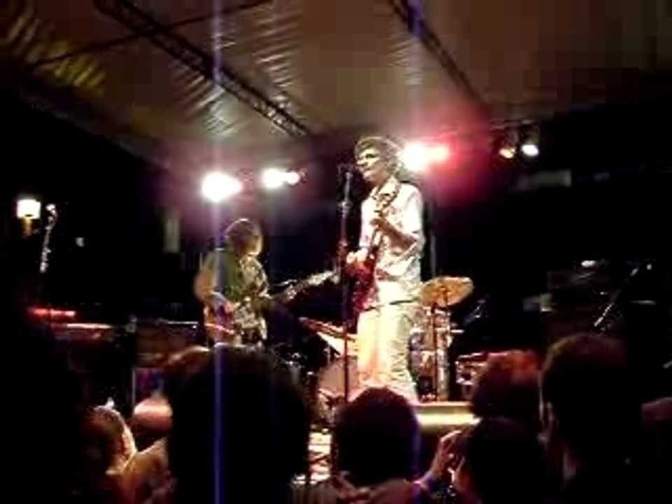 Blonde Redhead - Melody Of Certain Three-Live Extract