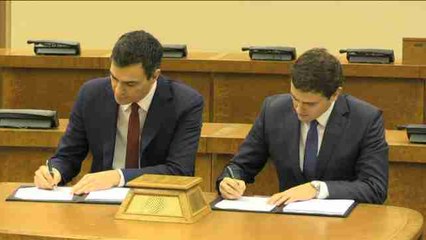Sánchez y Rivera firman el pacto para un gobierno "reformista y de progreso"