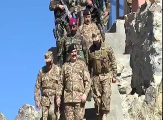 General Raheel Sharif nujawano se milte huye