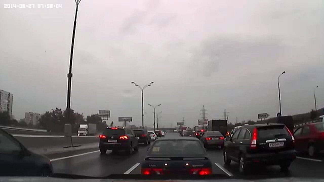 Isto vai te lembrar de andar sempre com as portas do carro trancadas!