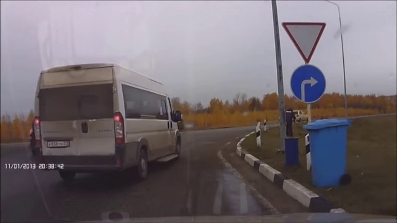 compilation crash accidents auto moto - du lourd ! car bike fail