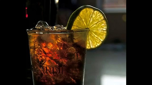 Алкогольный коктейль с Кока колой Бостонский чай