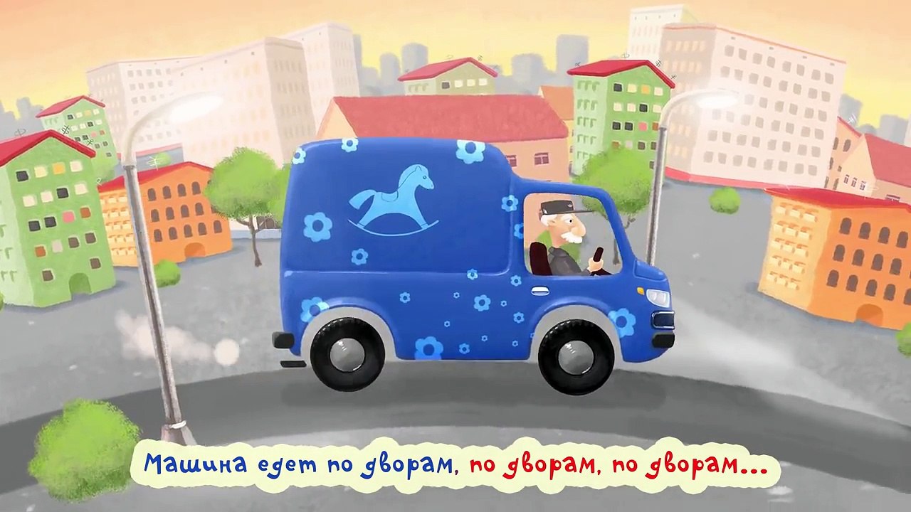 Машина едет через лес