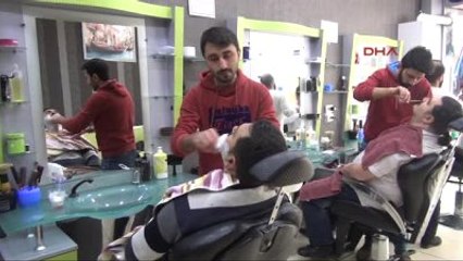 Sivas'ta Askıda Tıraş Uygulaması Başladı