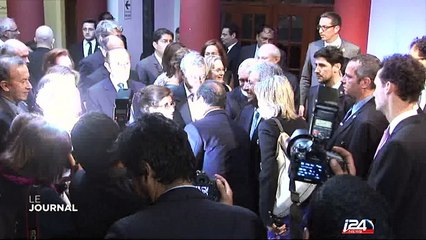 Hollande entame sa tournée sud-américaine au Pérou