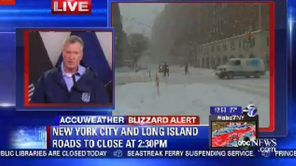 Snowboard dans les rues enneigées de New York