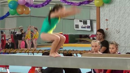 Download Video: Карина спортивная гимнастика бревно - 1-й юношеский разряд - Karina Artistic Gymnastics Beam