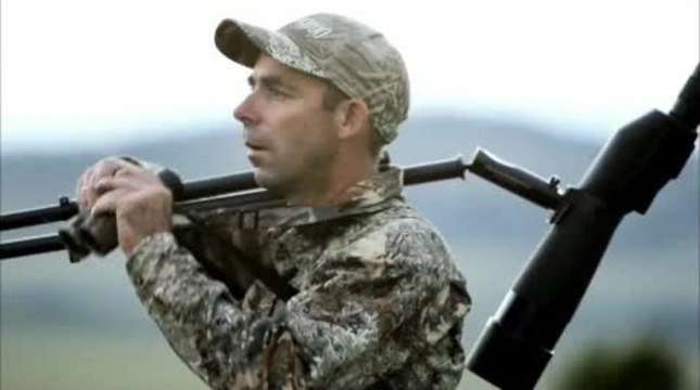 Elk Hunting Tips: Be a Poop Pincher