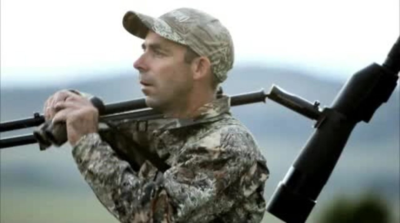 Elk Hunting Tips: Be a Poop Pincher