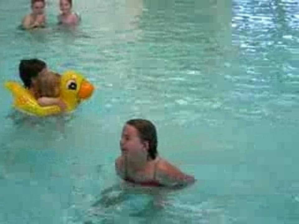 à la piscine - 2