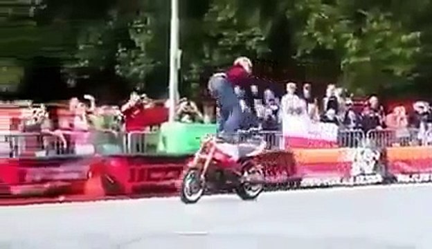 Мотоциклы фристайл байк гонщик трюки на мотоциклах акробатика мото спорт(2)