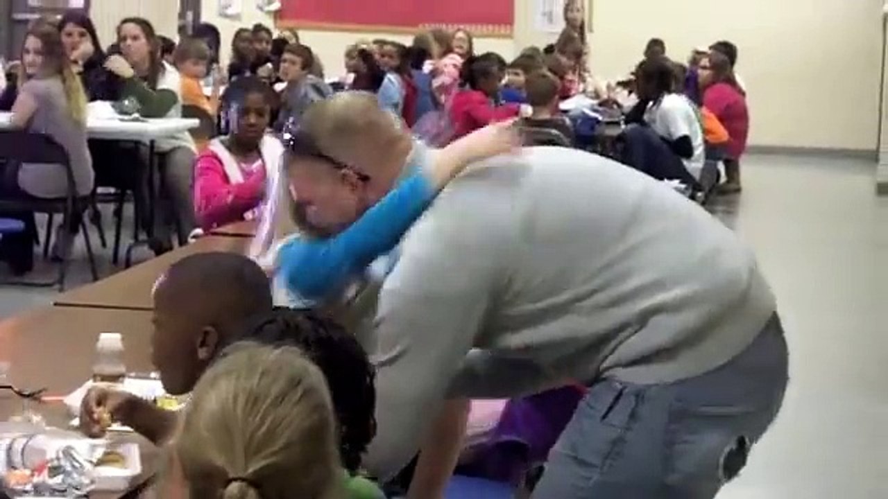 Soldier Surprises Daughter at Tallassee Elementary