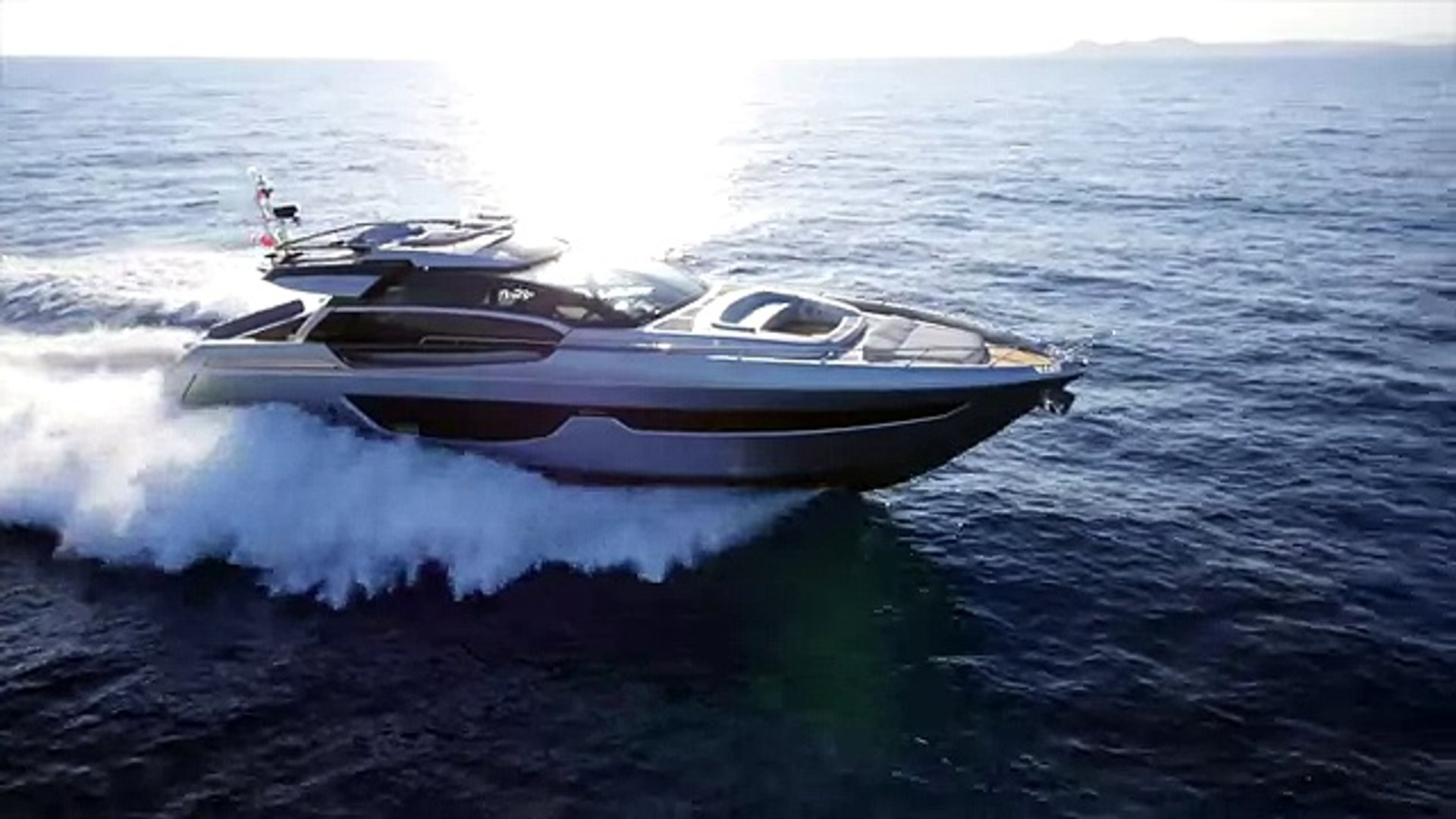 ⁣Новая спортивная яхта Riva 76 Perseo