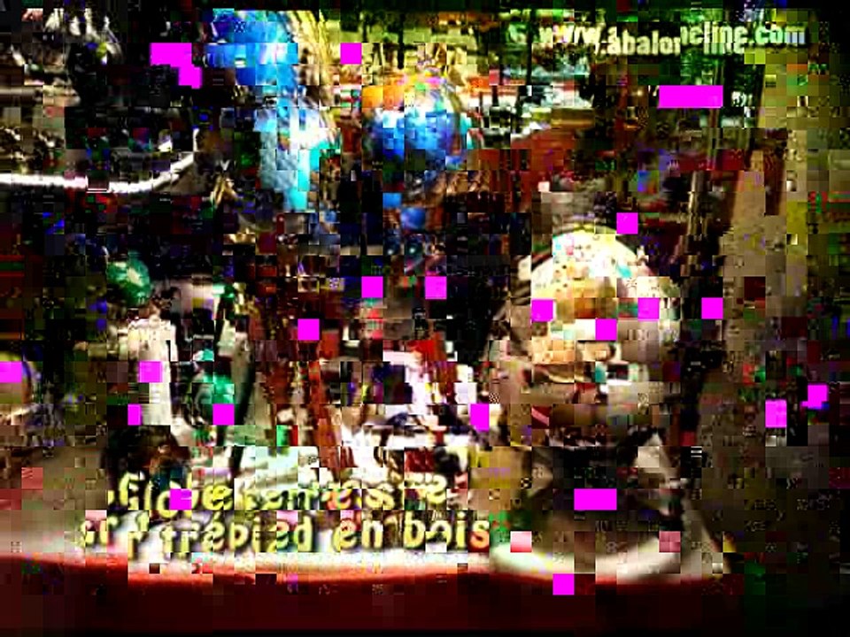 Globe terrestre sur trépied en bois