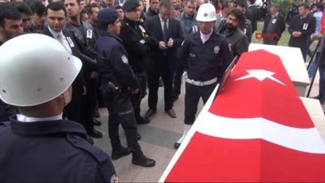 Kazada Ölen Polis Toprağa Verildi