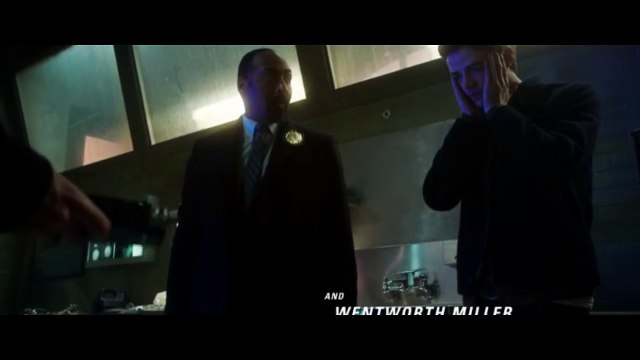 The Flash - The Flash Goes Back In Time (S1E16 - Rogue Time)