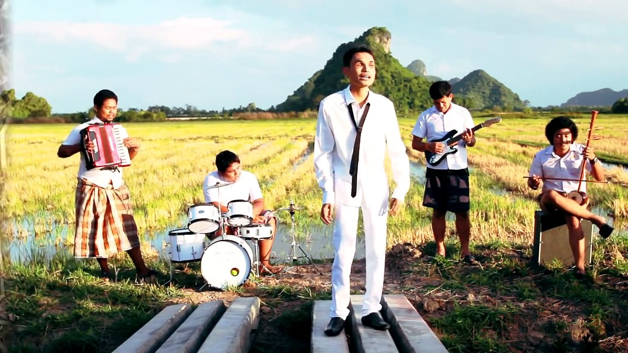 ---กลิ่นฟางนางลืม ศิลปิน-น้องเดียว สุวรรณแว่นทอง (Official)