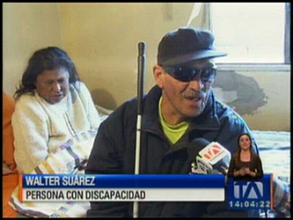 Pareja con problemas para movilizarse recibió dos sillas de ruedas