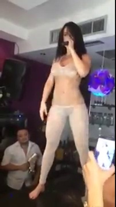 DIOSA CANALES EN SHOW PRIVADO, DEJA A TODOS LOS HOMBRES CON LA BOCA ABIERTA CON SUS MOVIMIENTOS