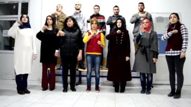 Güvenlik Güçlerine Destek İçin İstiklal Marşı'nı İşaret Diliyle Söylediler