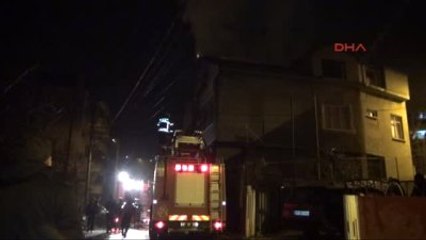 Zonguldak'ta Çatı Yangını Korkuttu