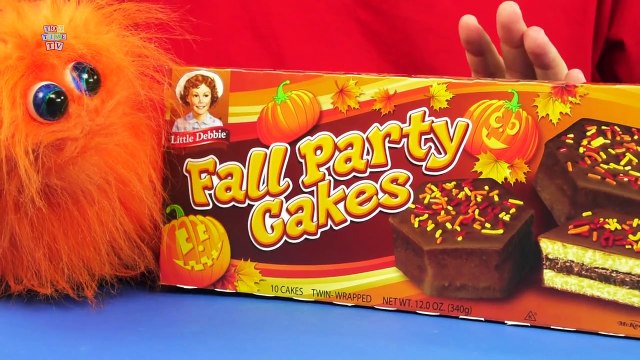 Little Debbie Fall Party Cakes Chocolate and Yellow Cake Taste Test Review