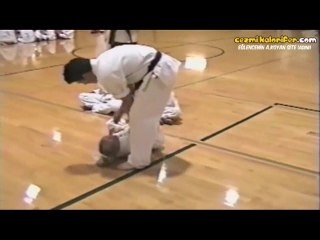 Zor Durumdaki Manitasını Kurtaran Küçük Kahraman