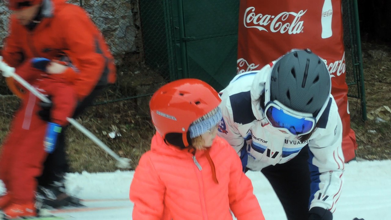 Izzy skiing in poiana brasov 2