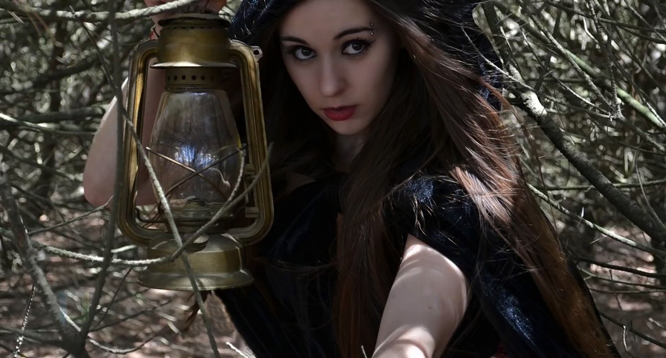 Lighting photo manipulation | photoshop tutorials | photo effects