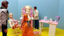 Barbie Pregnant Frozen Elsa and Hans at Baby Hospital Barbie Goes Crazy DisneyCarToys