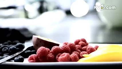 Miranda Kerr featured in Reebok Satisfacti