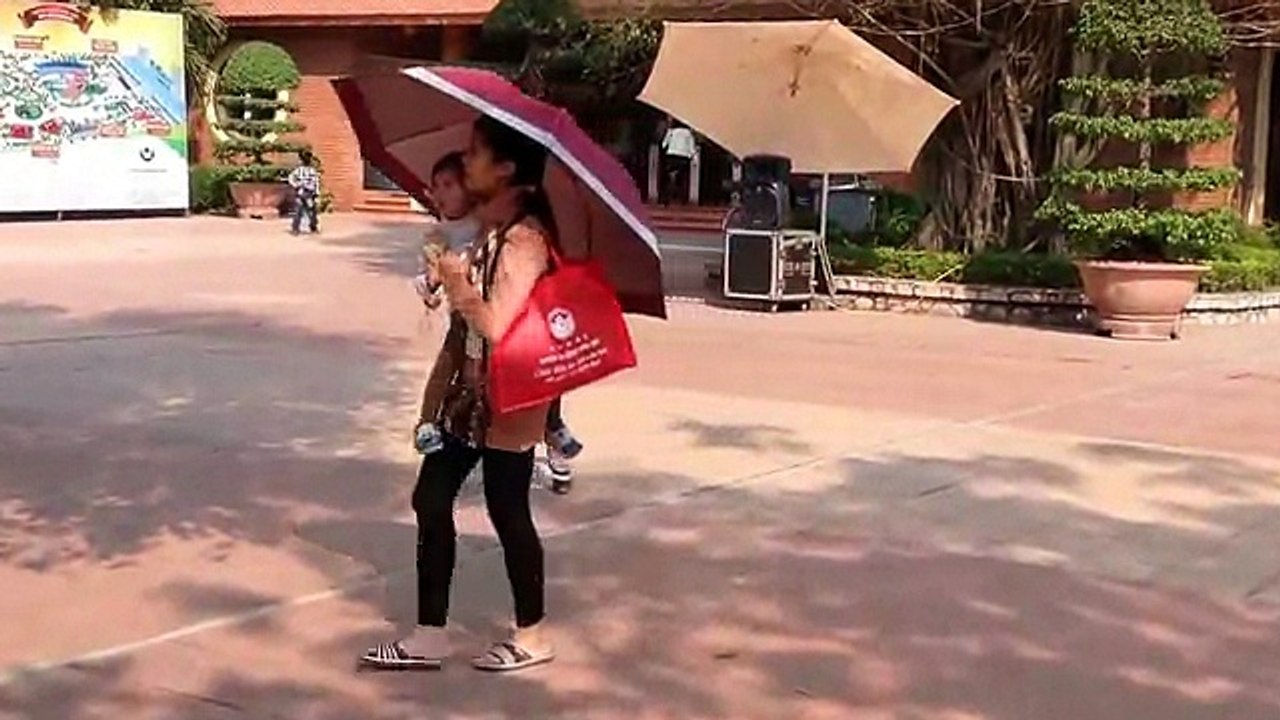 Дети прикольно танцуют.Танцы супер-Funny kids dancing