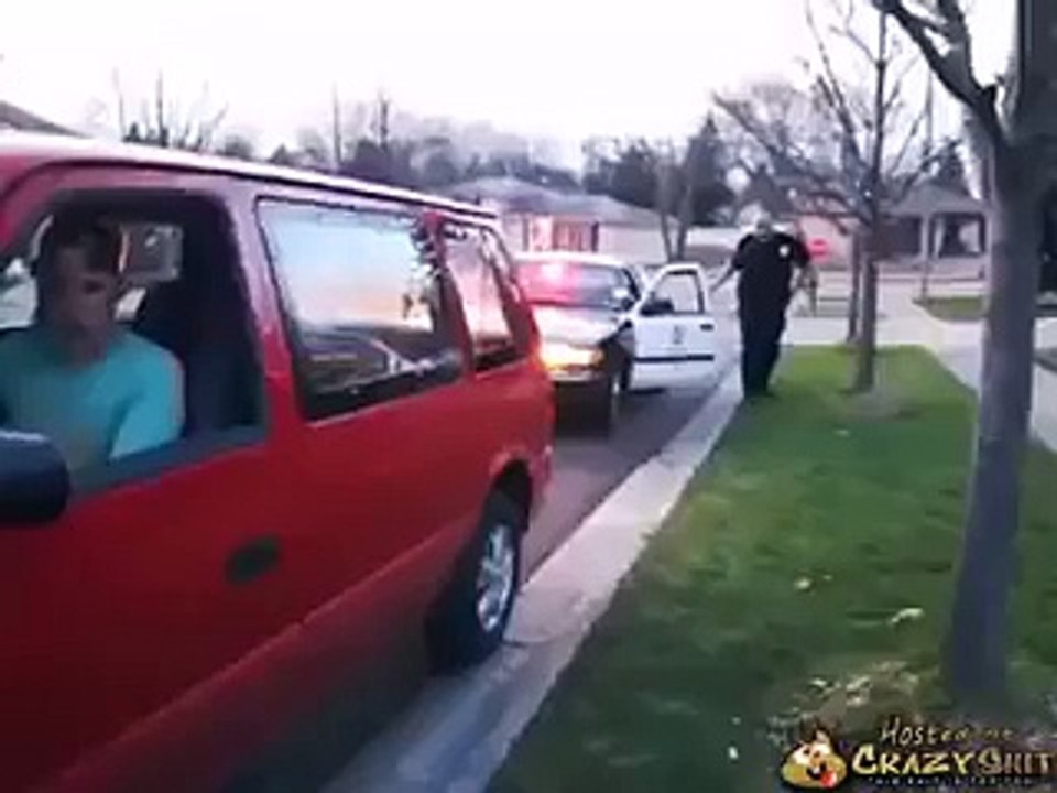 Funny: Guy With Beer Gets Tased While Running From A Cop