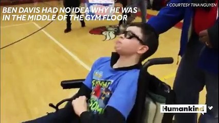 Teen makes pigs fly to ask special needs student to prom