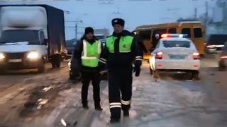 Растаскивают машины после крупного ДТП 4 февраля 2014 в Ярославле
