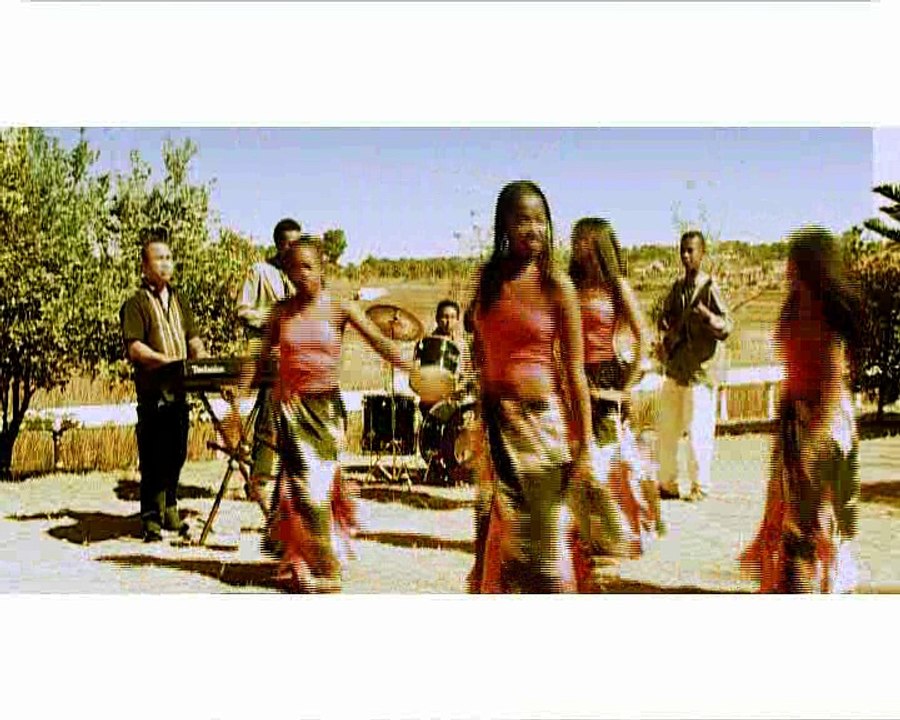 GROUPE AINA - Julie