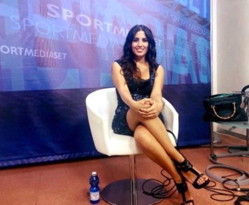 Kadın Spiker, Teknik Direktörü Eleştirdi İşinden Kovuldu